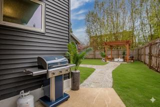 Luxury STL Oasis: Sauna, Firepit Lounge & Games - 2