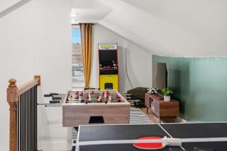 Luxury STL Oasis: Sauna, Firepit Lounge & Games - 1