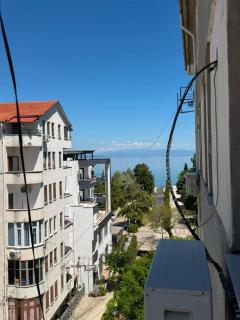 Cozy Apartment Near the Lake - 4