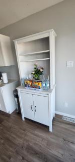 Peaceful 3BR Lakeside Escape, Neepawa, Canada - 3