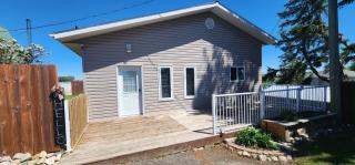 Peaceful 3BR Lakeside Escape, Neepawa, Canada - 1