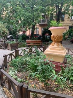Квартира з балконом в центрі на Утьосова - 5
