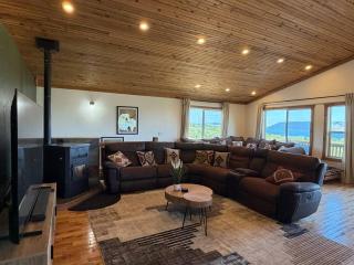 Bear Lake Views, Hot Tub, Pet Friendly, Sleeps 12 - 3