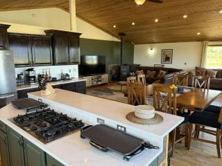 Bear Lake Views, Hot Tub, Pet Friendly, Sleeps 12 - 4
