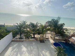 Villa Frente al Mar con Alberca, 5 Recámaras - 8