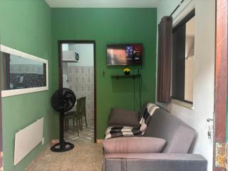 Apto inteiro em Ondina a 3 minutos da praia, com wi-fi e ótima ventilação, ideal para casal - 9
