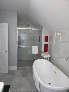 Home of Luxury and Legecy - 7