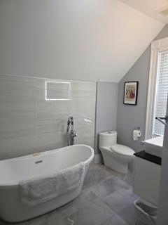 Home of Luxury and Legecy - 6