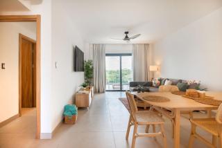 2-bedroom with Lagoon and Pool View - 2