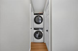 Family Townhome with outdoor pool access - 3