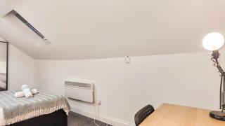 Cosy, Charming 2-Bedroom Oasis in Illekeston - 5
