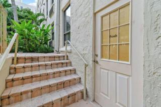 Rare Garden Studio | Pool Deck Access + Beach - 9