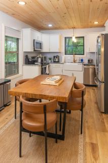 S'more Memories-Cold Plunge, Sauna, Hot Tub Wellness Retreat - 3