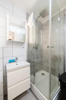 Bukowska Airport Comfort Apartment by BookingHost - 1