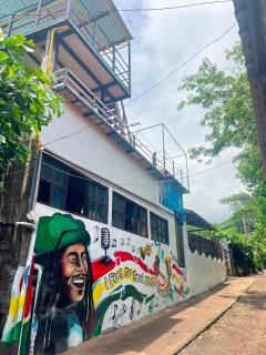 Lazy Crab Hostel - 4