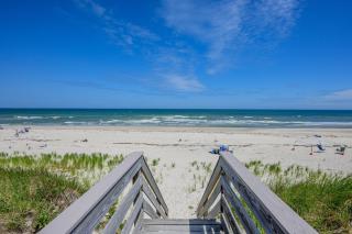 East Sandwich Beachfront Retreat - 0