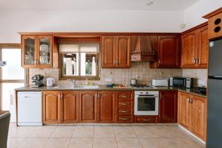 Villa Rafaella Private Pool, Gym & Jacuzzi - 6