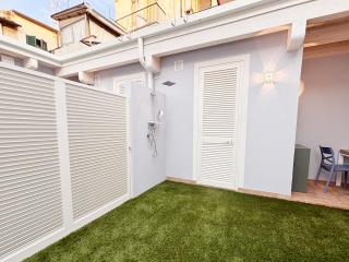 Bio-Suite Patio - 1