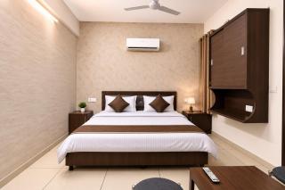 Hotel Devine Opp Jubilee Walk Mall & Near Gurdwara Sohana - 6