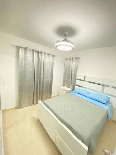 Apt 5 Stars, AC, WiFI, Free Parking, under Haina RD - 3