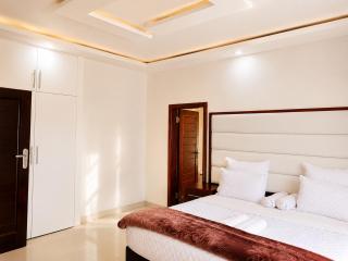 Poinsettia White House - Exclusive Private Villa with Pool - Livingstone - 8