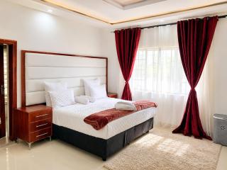 Poinsettia White House - Exclusive Private Villa with Pool - Livingstone - 7