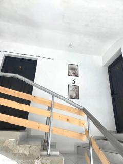 White House Apartments - Forest - 8