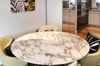 Modern 2 Bedroom with balcony Near Oxford Street - 3