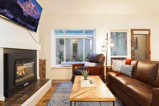 Mt Baker Den, Sleeps 4 - 4