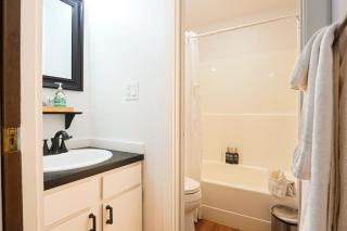 Mt Baker Den, Sleeps 4 - 1