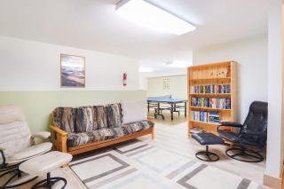 Glacier Creek Cabin Queen Suites with Hot Tub - 2