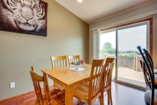 Deck & Yard! Moorhead Getaway Near Downtown Fargo - 4