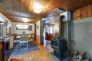 3 Mi to Hiking & Beaches: Rustic Maine Cabin - 8