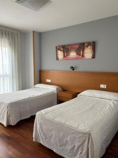 Hostal El Poligono - 4