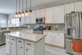 Pool & Shared Game Area! Home 7 Mi to Dtwn Tomball - 7