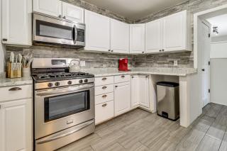 4 Mi to UToledo! Cozy Family Home - 8
