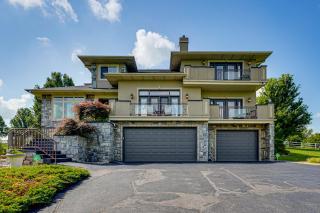 Private Getaway! Massive Springfield Area Home - 8