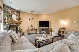 Private Getaway! Massive Springfield Area Home - 6