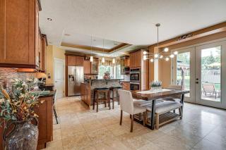 Private Getaway! Massive Springfield Area Home - 4