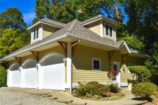 Dock Access! Charming Lake Champlain Carriage Home - 8