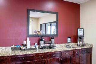 Red Roof Inn & Suites Middletown - Franklin - 5