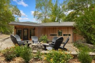 Glass Architect Home - Ozark River - 28 Acres - Hot Tub - 0