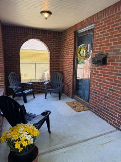 Huntington Village 4BR Walkable Sleeps 8 - 5