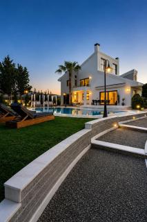 Gregorys Private Luxury Villa with Heated Pool & Gardens - 2