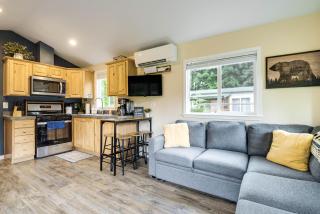 Walk to Sol Duc River! Cozy Home Near Forks - 3