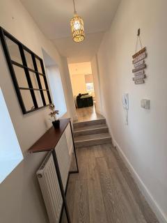 Green Haven, Cozy 2 Bed Apts, park view, family retreat and contractors - 4