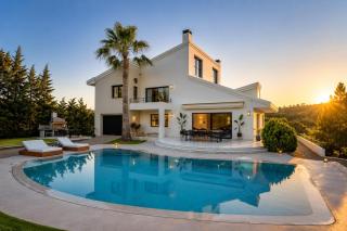Gregorys Private Luxury Villa with Heated Pool & Gardens - 8