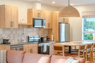 Downtown Stoked Suite - 6