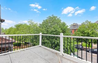Spacious Modern 5BR Home Near Downtown St Louis - 6