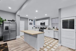 Spacious Modern 5BR Home Near Downtown St Louis - 3